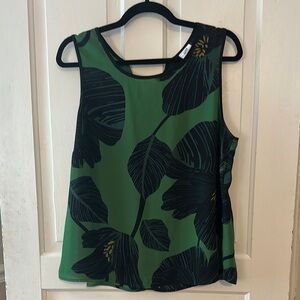 cAbi Green Leaf Print Sleeveless Top